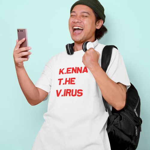 kenna-the-virus-t-shirt-mockup-featuring-a-college-student-laughing